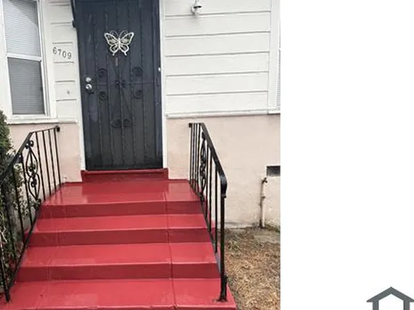 6709 S Van Ness Ave, Los Angeles, CA 90047