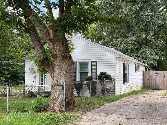 2nd image of 429 Rohrer Blvd