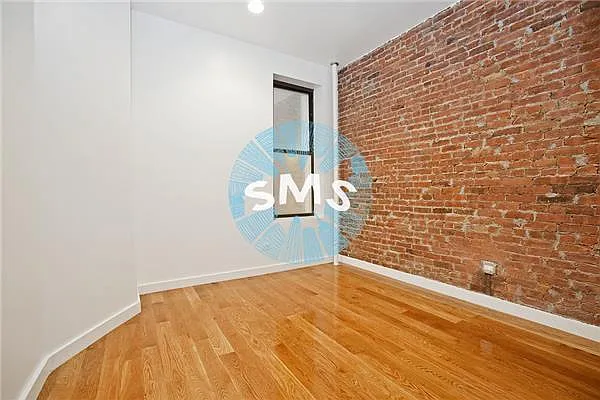 Rented by Space Marketing Shop | media 7