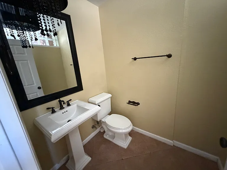 8521 James Ave NE — Photo 15