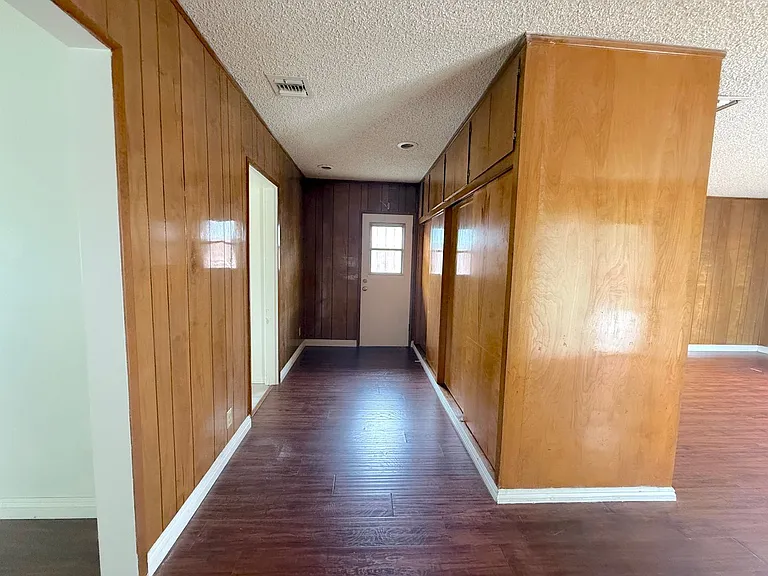 4719 La Presa Ave — Photo 6