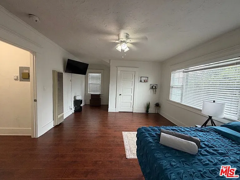 2240 Crenshaw Blvd #B — Photo 13