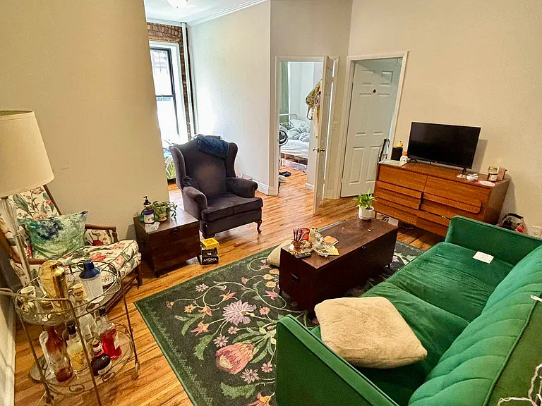 11 Avenue D #4 — Photo 2