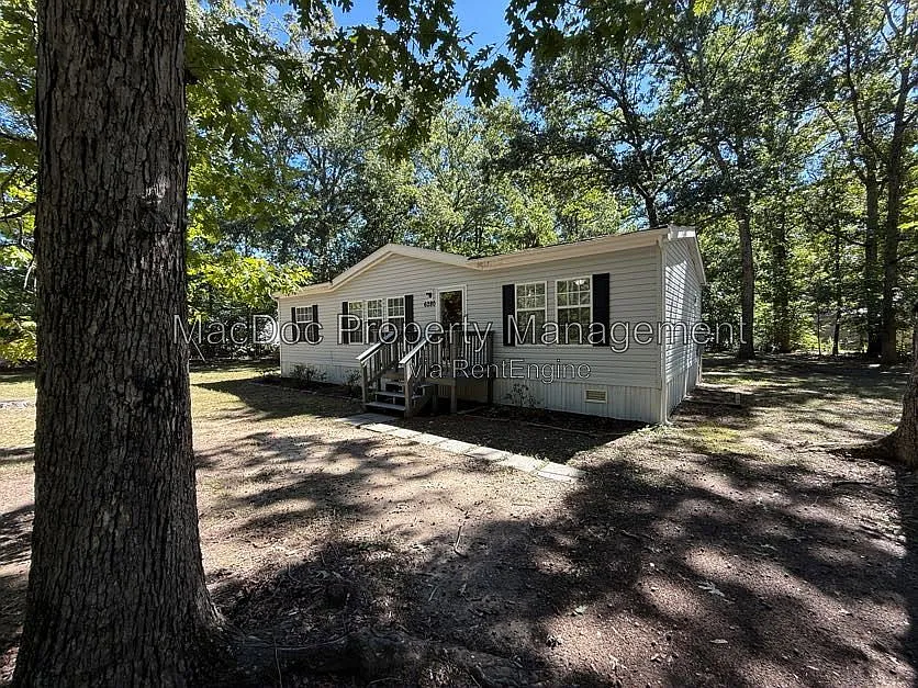 3 bed, 2.0 bath, 1344 sqft, $1,895 — Photo 2