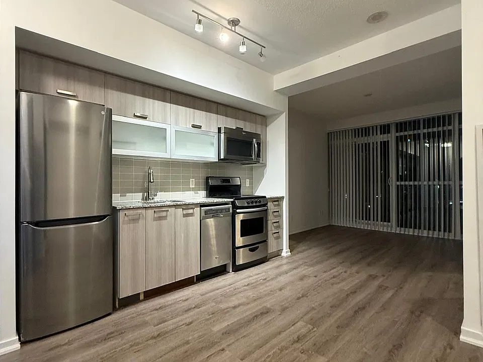 68 Abell St #1106