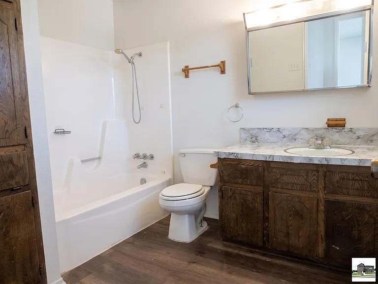 2210 Cascade Dr #B — Photo 11