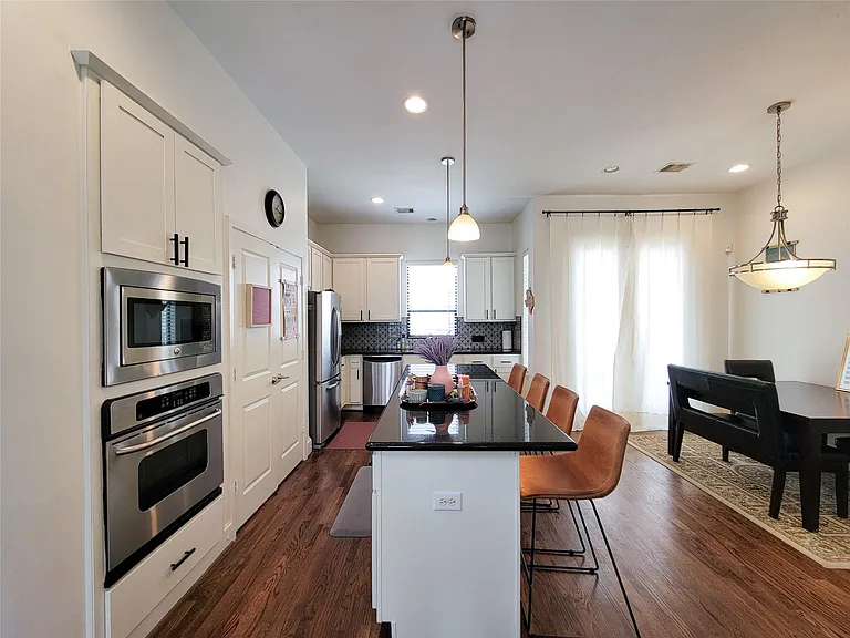 403 Jackson Hill St — Photo 13