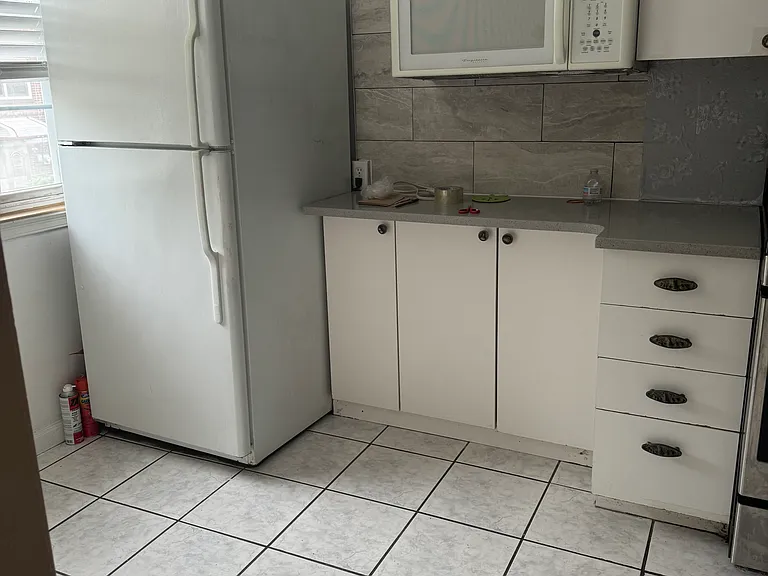 2126 Glenview St — Photo 4
