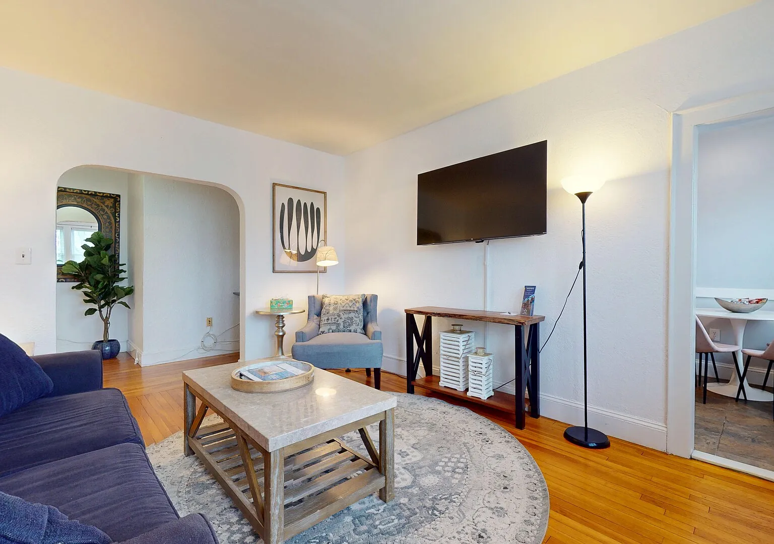 KIL9044 Spacious, Top Floor 1-Bed, MBTA, Longwood Medical Area — Photo 3