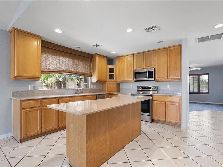 8678 E Roosevelt Cir — Photo 5