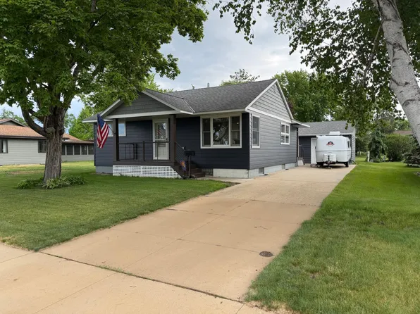 544 Oak St N, Sauk Centre, MN 56378
