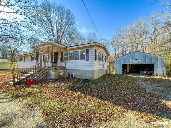 12636 Budd Rd, Burt, MI 48417