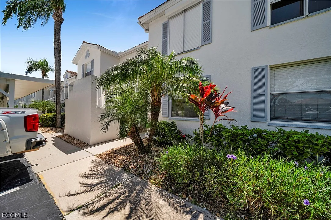 Building Photo - 1024 Mainsail Dr #512