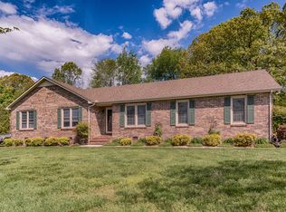 106 Windbriar Dr, Tullahoma, TN 37388