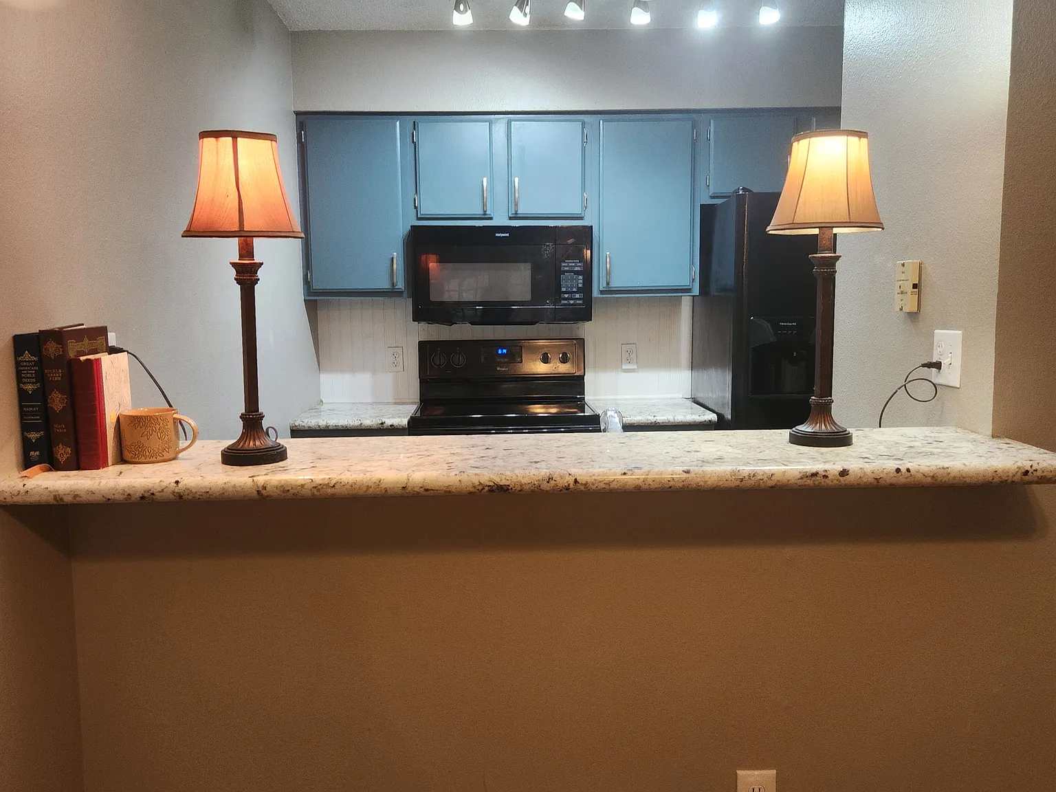 2 bed, 1.5 bath, 1136 sqft, $1,200 — Photo 4