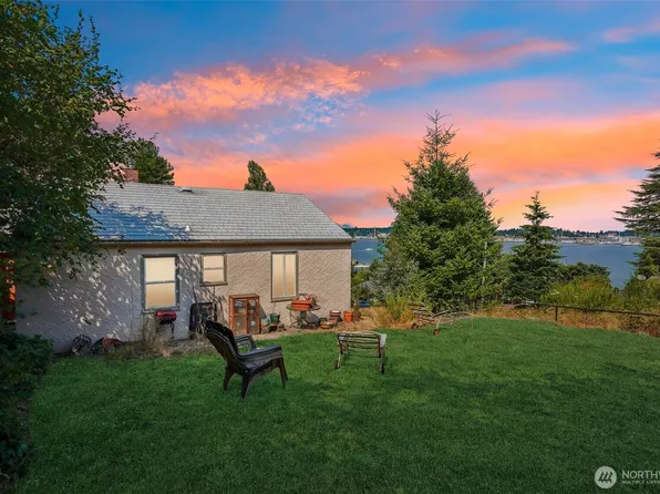 215 Farragut Ave, Port Orchard, WA 98366