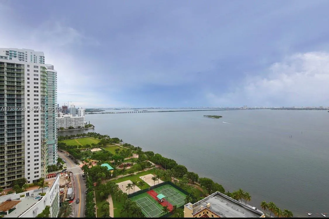 Building Photo - 1717 N Bayshore Dr #A-3050
