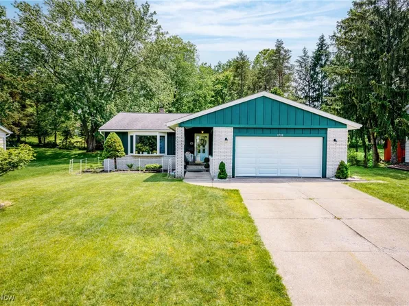 1733 Jo Ann Dr, Parma, OH 44134