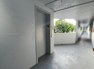 310 Fontainebleau Blvd APT 204, Miami, FL 33172