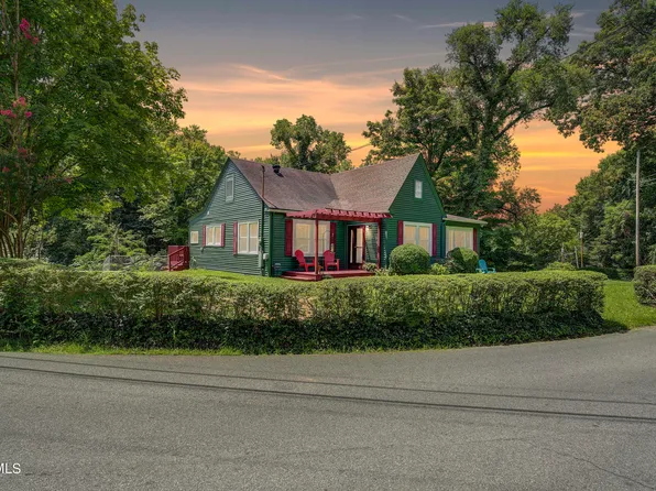 1401 College Heights Rd, Johnson City, TN 37604