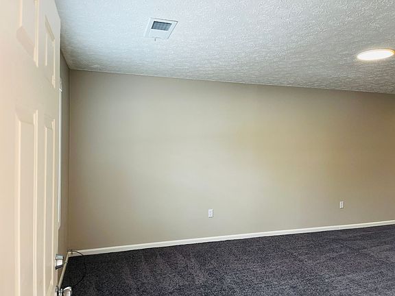 4th image of 1075 Eastview Rd NE Unit A