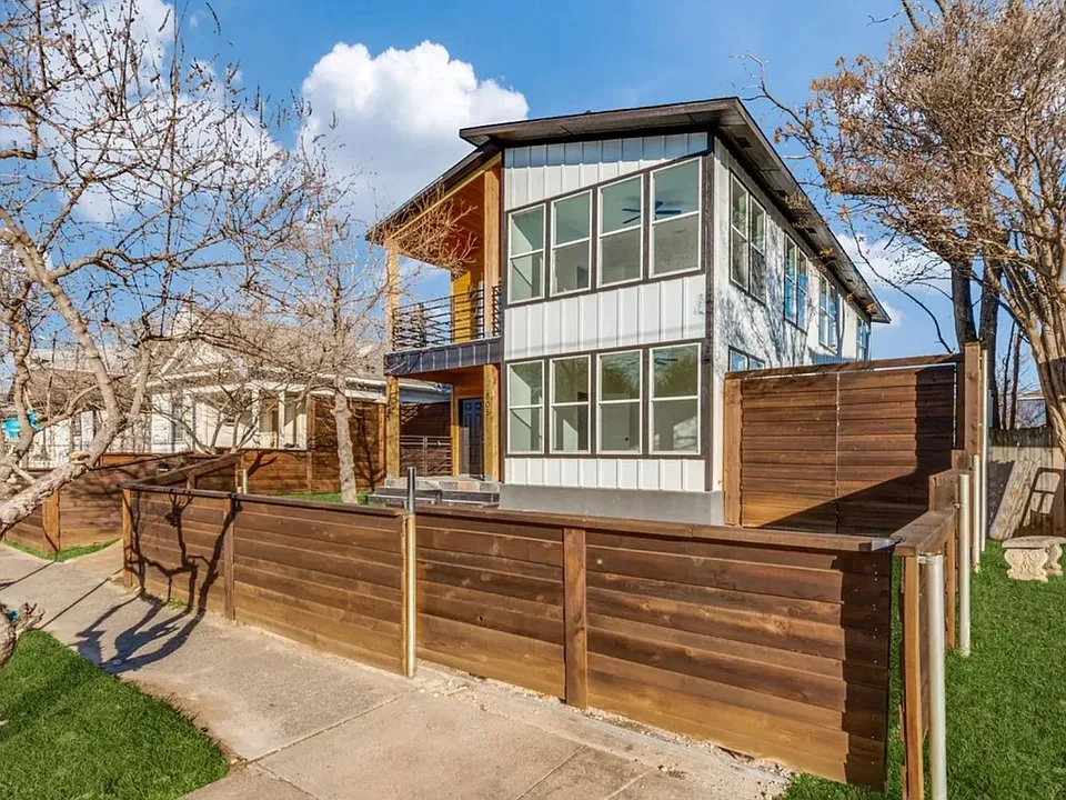 805 W 9th St