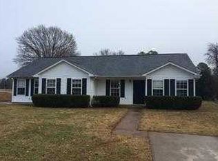 1305 Watts Dr, Charlotte, NC 28216