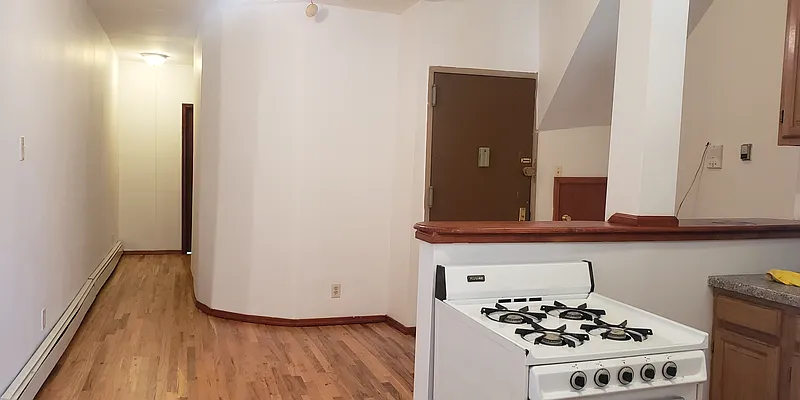 Rented by MCR Realty | media 9