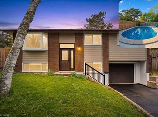 176 Woodville Pl, Waterloo, ON N2L 4W9