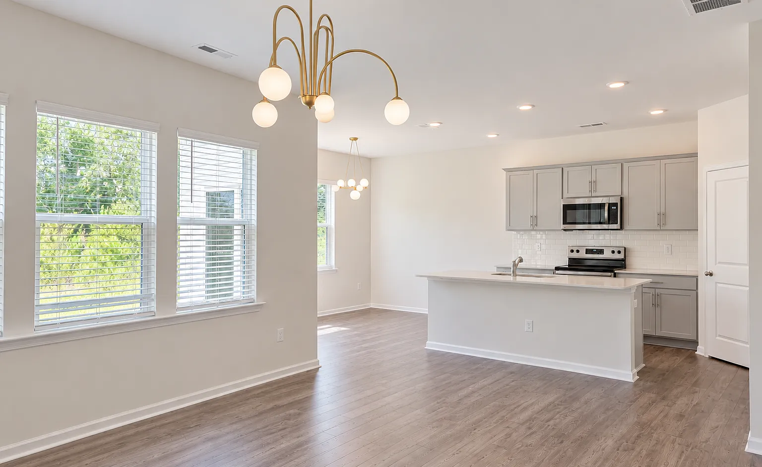 3 bed, 2.5 bath, 1749 sqft, $2,200 — Photo 4
