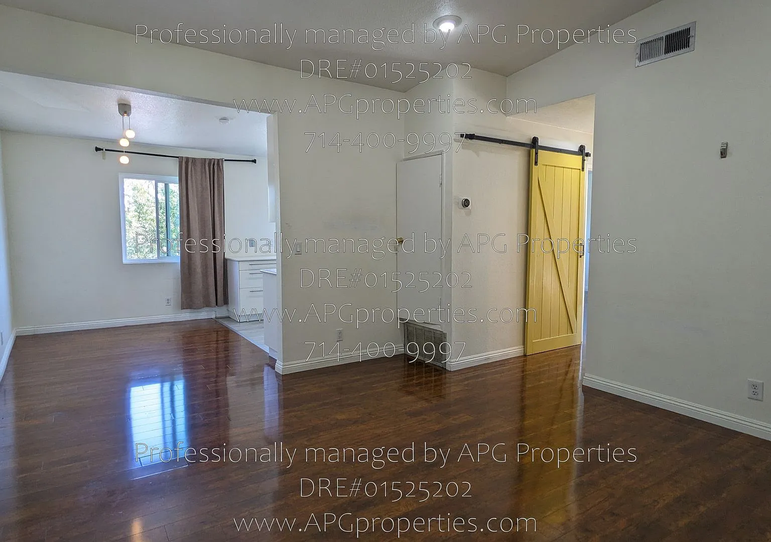 2 Bedroom / 1 Bathroom condo with 2 parking spaces located near Downtown Brea — Photo 2