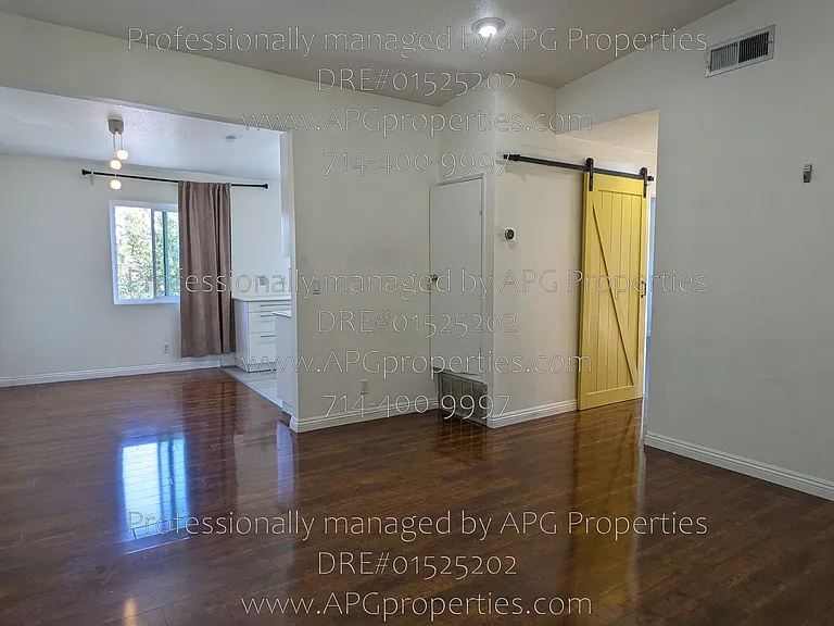 636 E Birch St #E — Photo 2