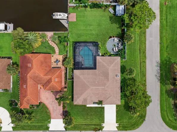 16 Cherrytree Ct, Palm Coast, FL 32137