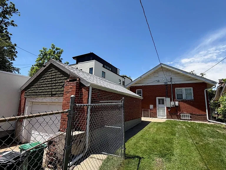 678 S Race St — Photo 12