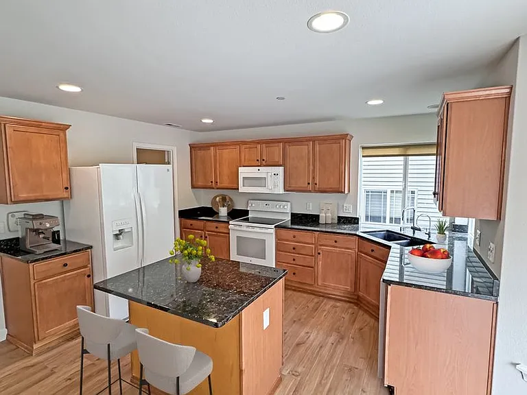 3155 Walker Rd — Photo 7