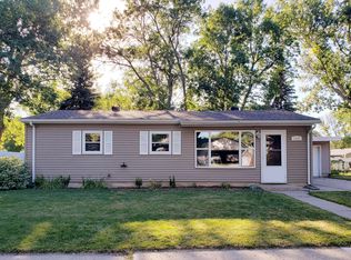 1329 N Maple St, Watertown, SD 57201