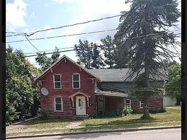 19 S Pearl St, Malone, NY 12953