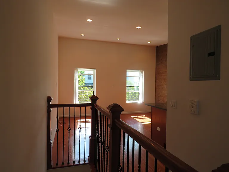 625 Walton Ave #3 — Photo 4