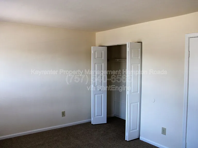 1 Peachtree Ct — Photo 30