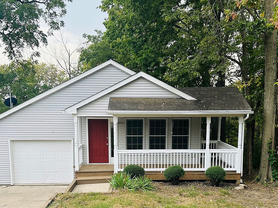 This home has the best of all worlds: a tranquil setting, a short stroll to the Raccoon River, close to the best schools, parks nearby, and a short drive to all the fun WDM has to offer including dining, shopping, and entertainment!