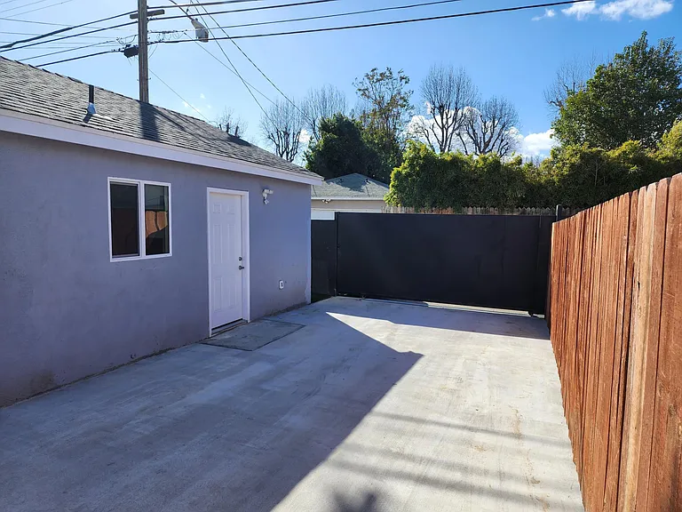 6505 White Oak Ave — Photo 9