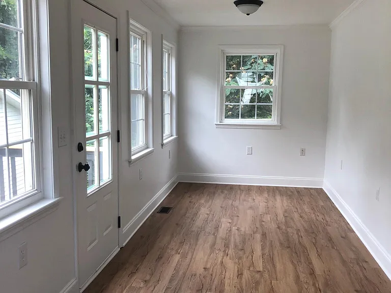 107 Crane Ave — Photo 28