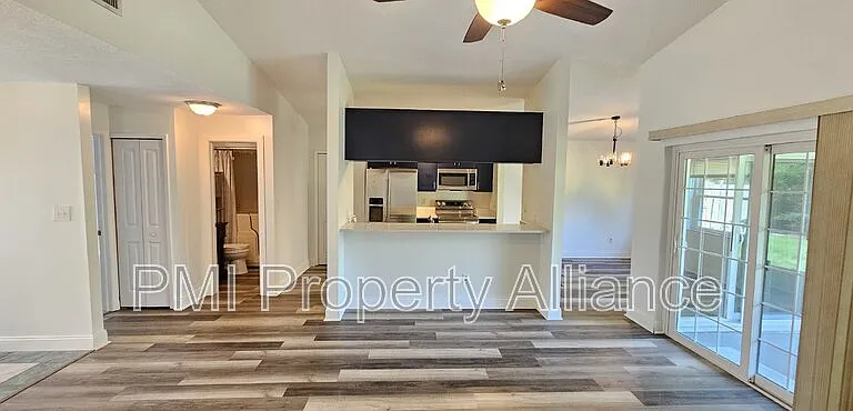 541 Moccasin Ct — Photo 3