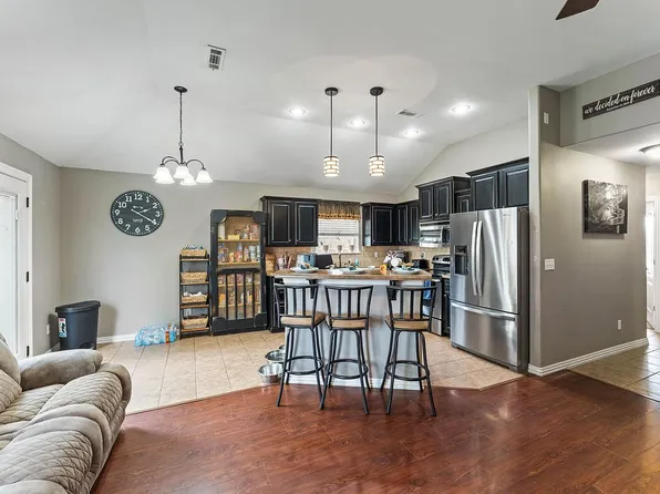 474 White Oak St, Gentry, AR 72734