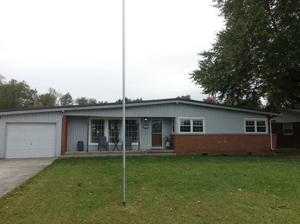338 Redwood Dr, Seymour, IN 47274