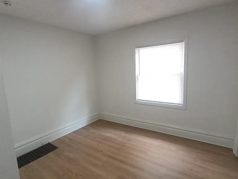 1120 N Chestnut St #1 — Photo 14