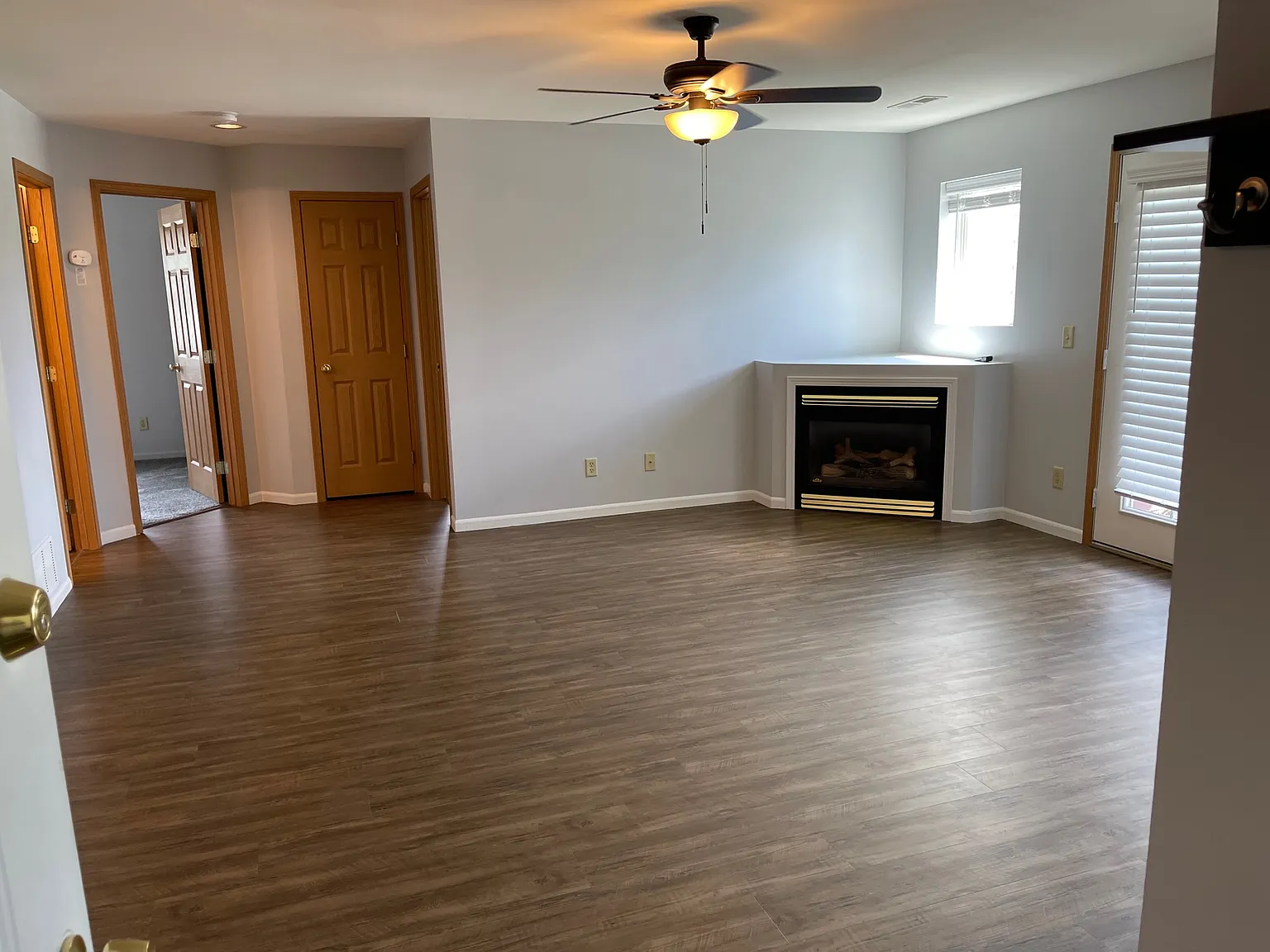 2 bed, 917 sqft, $1,900 — Photo 2