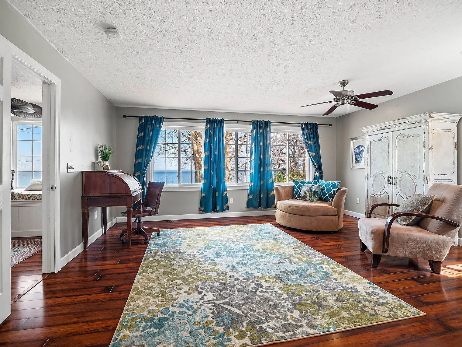 5 bed, 3.0 bath, 2669 sqft, $8,347 — Photo 3