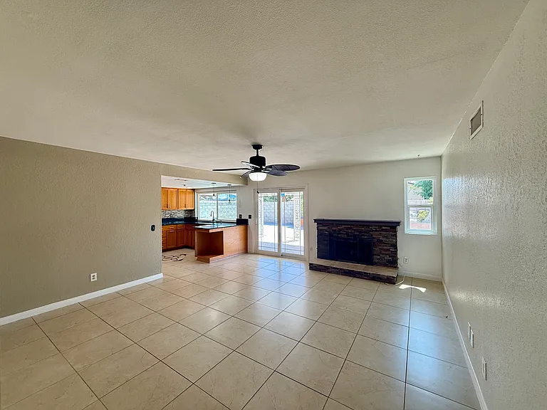 14340 Palmea Dr — Photo 9