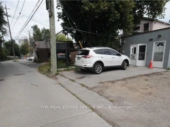 2444 Kingston Rd Unit 1, Toronto, ON M1N 1V3